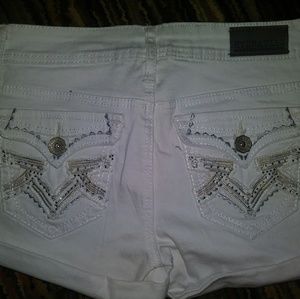Cutest white beaded pockets shorts